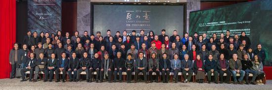与会领导、参展艺术家合影