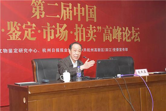原故宫博物院副院长、资深鉴定专家肖燕翼