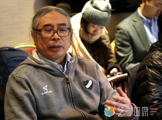 艺术家马克鲁在研讨会上非常强调艺术家个体价值的重要