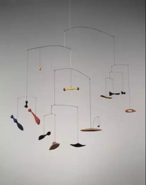 星座移动(Constellation Mobile )》,亚历山大·考尔德,木材、钢丝、绳子、油漆,1943年。