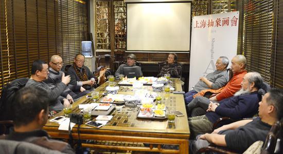 2016.12.29上海抽象画会成立会议。左起:蒋正根、吴晨荣、、许德民、王劼音、查国均、王克良、吕嵘、何伟等。