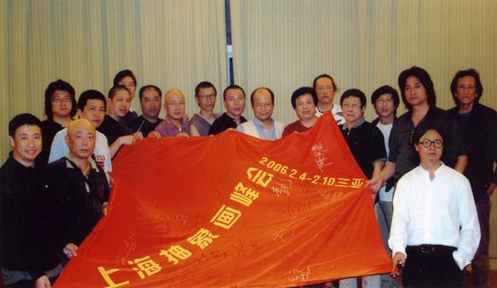 2006年2月,上海抽象艺术高峰论坛。左起:曲丰国、黄渊青、王远、朱其、李旭、陈墙、陆云华、赵渭凉、申凡、薛松、周长江、许德民、卢治平、孙良、胡伟达、陆志德、丁乙、王劼音