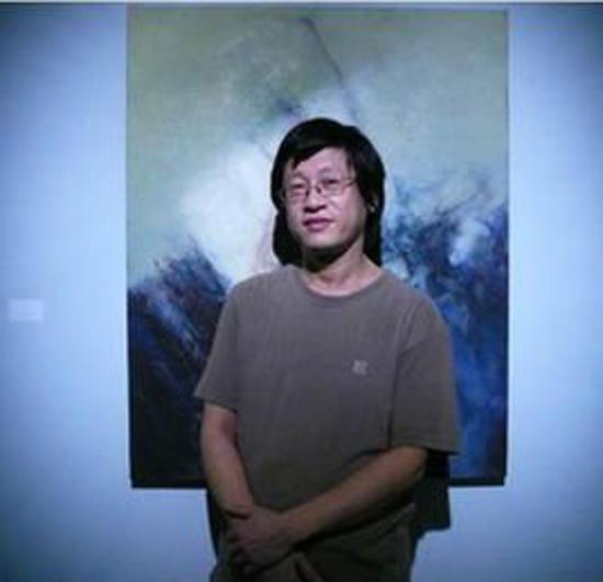 胡伟达,1961年生于上海,上海著名抽象艺术家。1988年毕业于上海师范大学美术系,现任教于东华大学艺术设计学院。