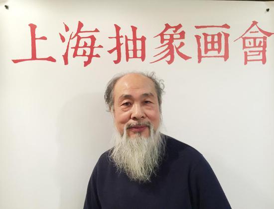 王克良,1944.12—上海著名抽象艺术家,同济大学教授,中国美术家协会会员。作品入选第八、第九届全国美展。多次举办个展,出版有《王克良画集》 、《素描》等