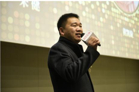 人民美术出版社高中教材编委,<<与众不同》儿童美术课程系列主编黄露博士