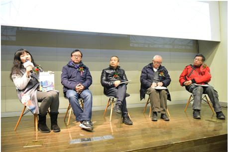 五位专家嘉宾:马宁女士、黄卫先生、尹少淳先生、侯令先生、龙念南先生