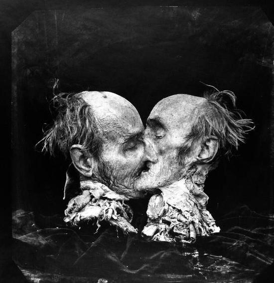 吻 (Le Baiser)