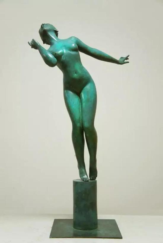 韩娜_海的方向_82X42X27cmX铸铜_2013年