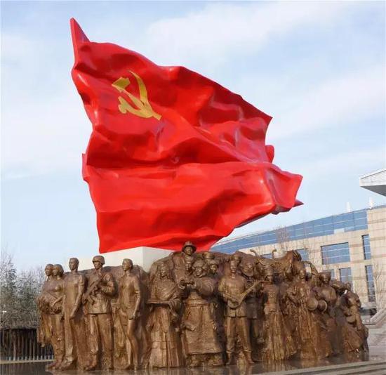 大型组雕《旗帜》