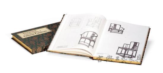 王世襄著《明代家具珍赏》英文版《Connoisseurship of Chinese Furniture》,参与翻译的是莎拉·韩蕙、Lark E。 Mason Jr。 、钱景贤和王文炯,朱家溍先生作序。