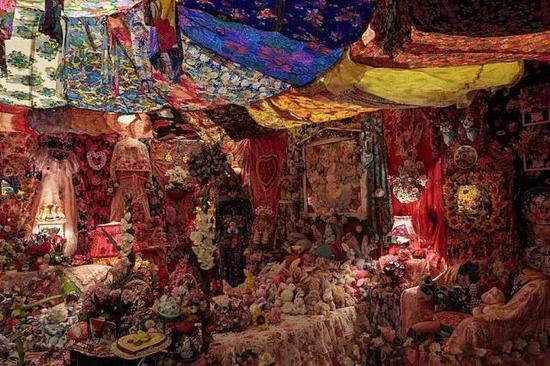 《花园》(The Garden),1996-1998年,混合媒体装置