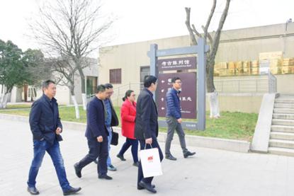 冯登骏、匡三军一行参观汉阳陵博物馆