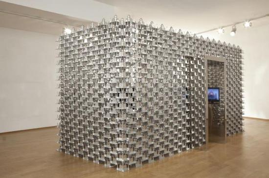 苏达山·薛堤(Sudarshan Shetty),《泰姬陵(Taj Mahal)》,2008,混合媒体装置 & 视频
