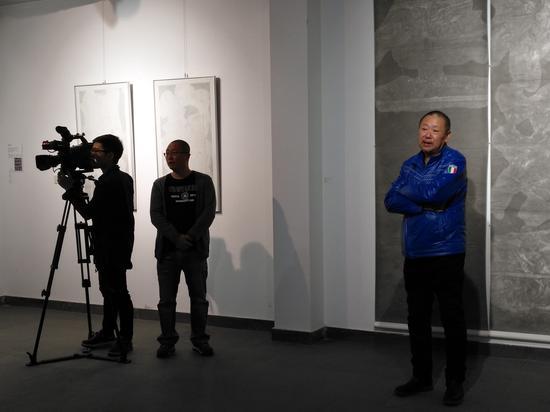 新京派艺术研究院院长 艺术家 黄岩在开幕式发言