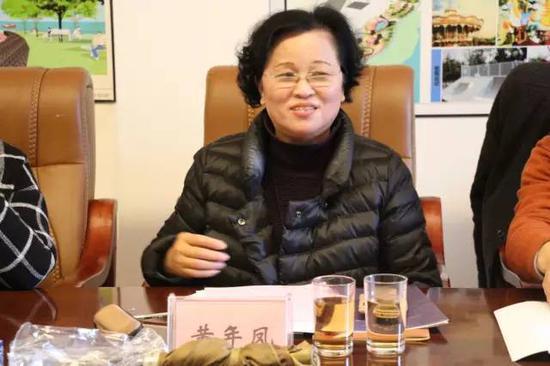 仁达艺术馆馆长黄年凤