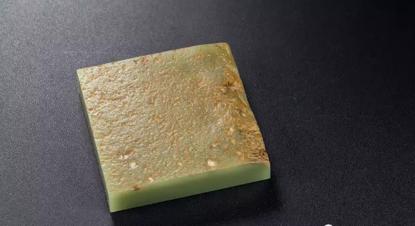 顶级洒金皮析木玉,皮色密集,色泽鲜亮,极为珍稀