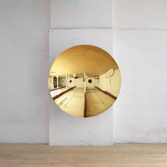 Anish Kapoor, Untitled, 2011(Kapoor的作品在各种艺博会上都能看见)
