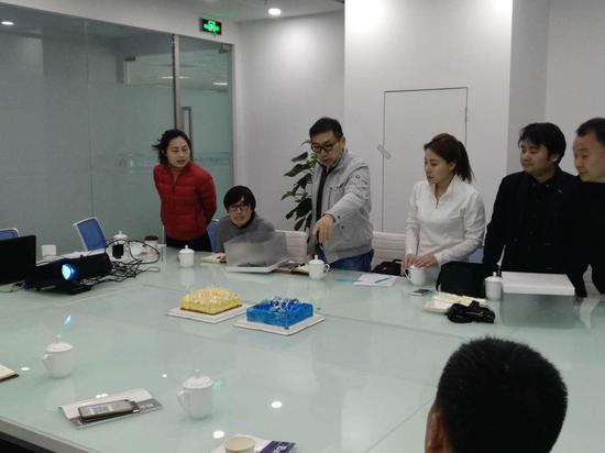 烧脑时刻:大家集思广益,为绿季品牌蛋糕甜品项目的蛋糕产品的主题展开讨论!