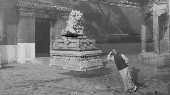 赵小伟《飞矢不动》石狮