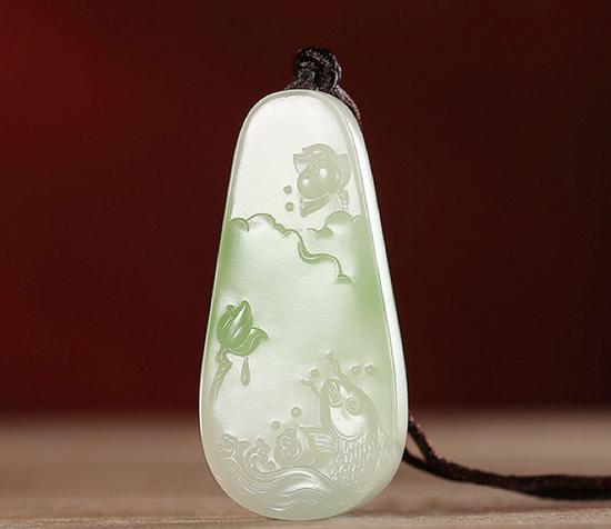 1628 扬州工艺美术大师张静翠青连年有余牌