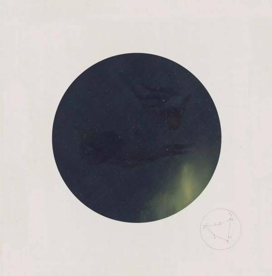 涂少辉,仰望星空——摩羯座,绢本 大头针,33*33cm,2016年