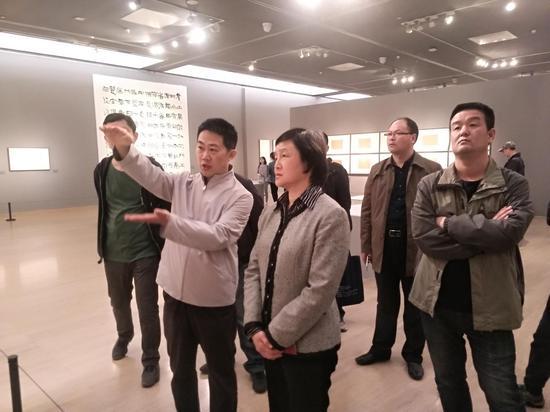 中国文联副主席杨承志参观陈海良书法展