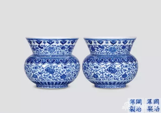 ★1107  清同治 青花缠枝莲纹渣斗(一对)