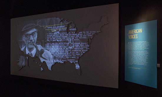 “作家的国度”展区里的说明性视频