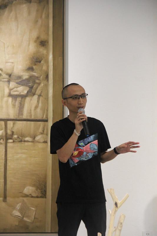 新浪当代艺术频道执行主编张长收发言