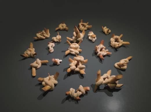 葛平伟《.结.之十四》尺寸不定,木,2014