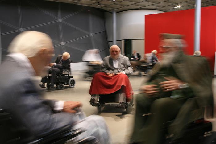 2008年萨奇画廊展览“革命在继续—来自中国的新艺术”中的参展作品《老人院》(Old People·s Home)