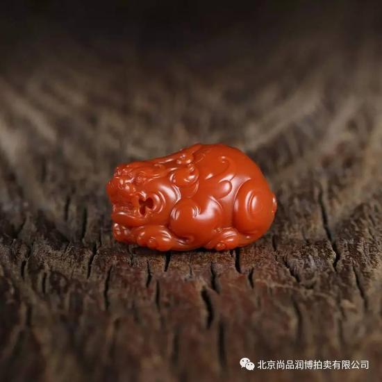 02156赵文金 南红瑞兽 规格:2.9×2.0×1.5cm 重量:11.9g 白度:南红 款识:文金 起拍价:无底价