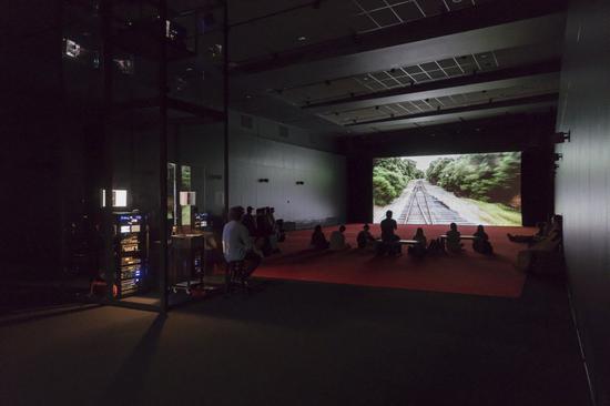 “菲利普·帕雷诺:彼时",展览现场,2016年10月6日—2017年3月13日,澳大利亚影像中心《1968年6月7日》,2009年,艺术家惠允,图片:致谢马克·阿什康西