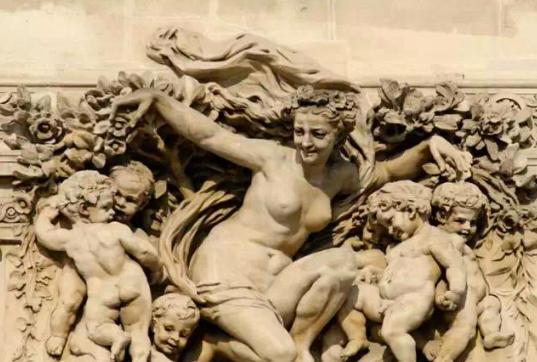 《花神的凯旋》(The Triumph of Flora),作者Jean-Baptiste Carpeaux 。Flora 是罗马神话中的花神。