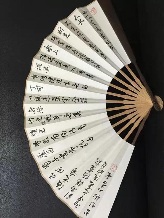 诸明月作品
