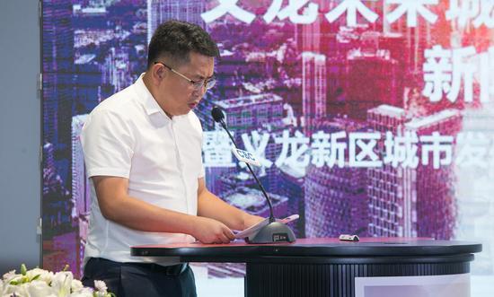 义龙新区党工委副书记,管委会副主任潘维维