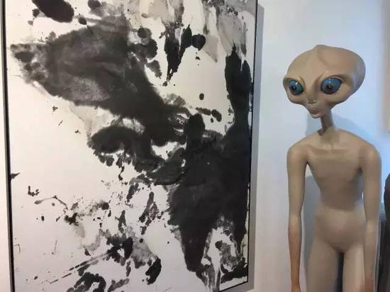 外星人与傅榆翔的水墨作品