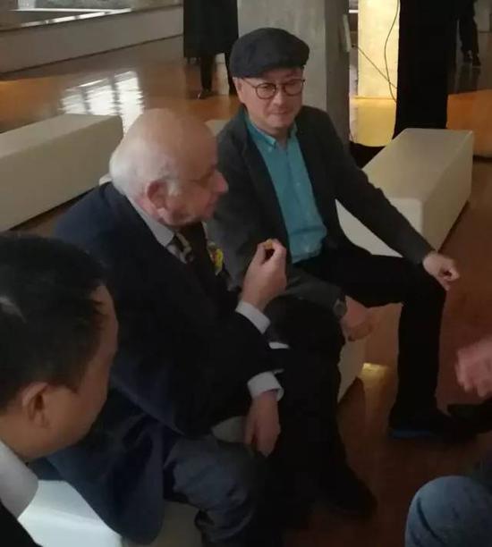 傅榆翔与桑福先生在第57届威尼斯双年展圣马尼诺国家馆发布会上畅谈