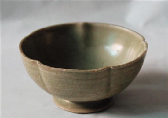 婺州窑 青釉五出筋花口喇叭足茶盏 高3.5cm 底径4cm 口径8.5cm
