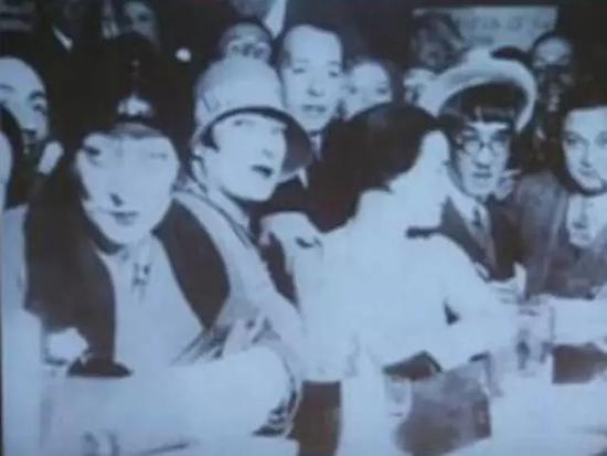 巴黎的聚会(中国的常玉和潘玉良也常出入其中)