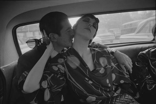 《Irving Blum and Peggy Moffitt》, 丹尼斯·霍珀,1964