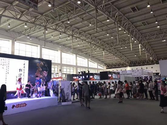 签名会现场
