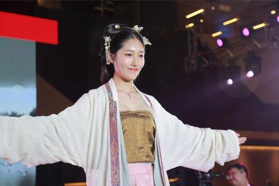 宋制服饰