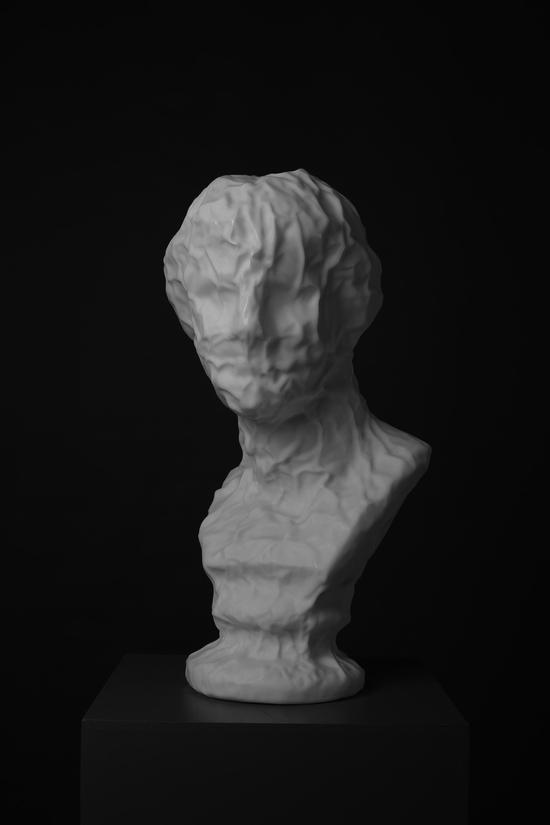 《维纳斯》汉白玉,高:65cm,2015年