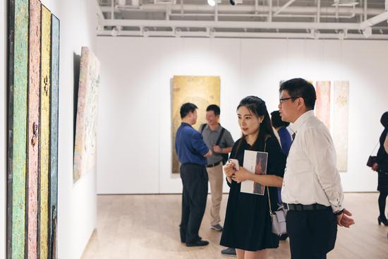 “曾英栋——共时2017个展”展览现场