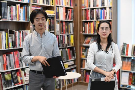 佳作书局经营者朱帅、林恬