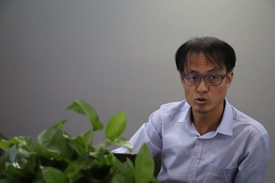 艺术家黄文亚做“艺术乡村记忆的呈现”主题演讲