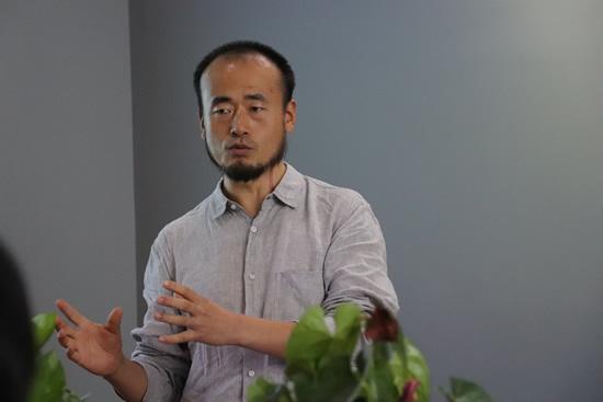 乐土生态村发起人许义兴做“乐土生态村的缘起”主题演讲