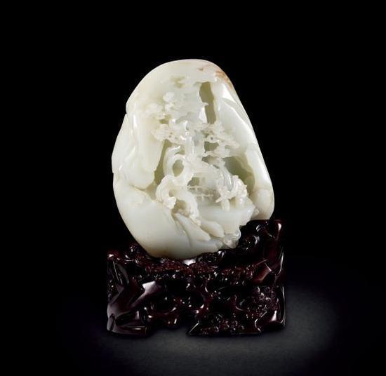 张庆强 和田玉籽料观瀑图山子 尺寸:22cm, high 3165g