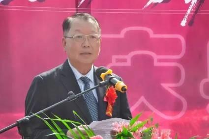 中国当代雕塑艺术研究院荣誉院长、中华(澳门)发展与合作促进会会长梁树森先生致辞